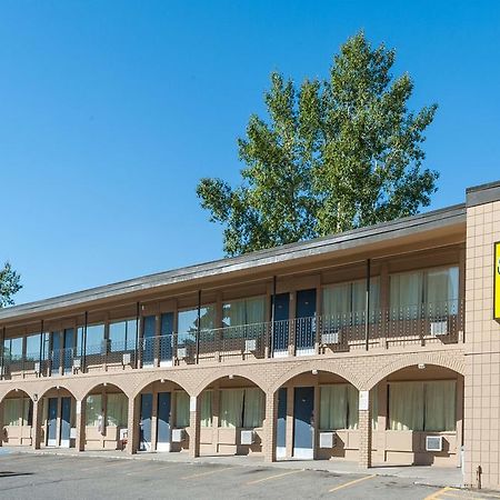 Super 8 Calgary Village Esterno foto